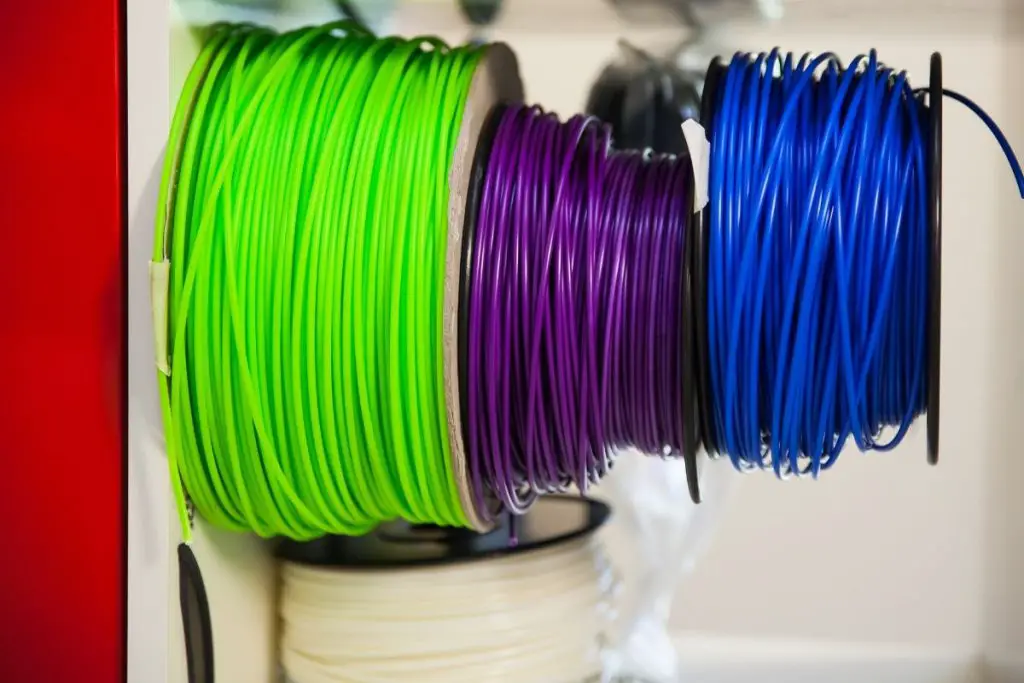 what-material-does-a-3d-printer-print-with-maker-industry