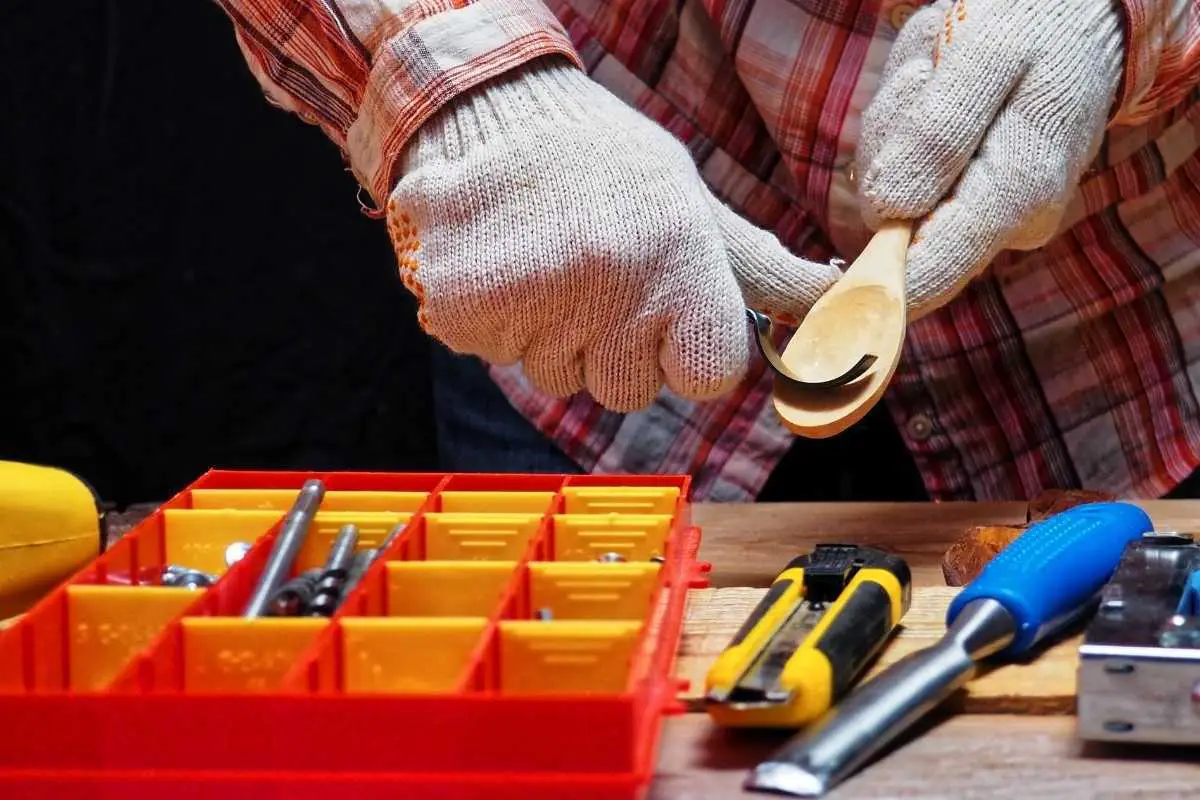 what wood is best for spoon carving